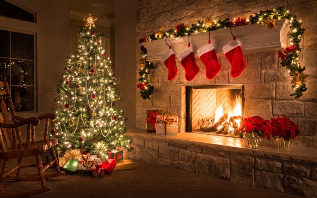 5 Christmas Fireplace Decor Ideas For Festive Homes In 2022